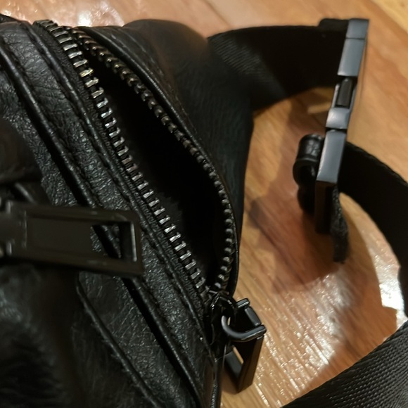 Black Leather Fanny Bag Shoulder Satchel - Picture 10 of 12
